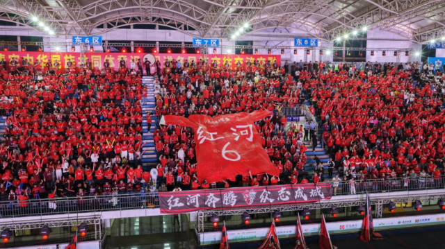 乐鱼平台从滇超赛场到女足绿茵红河足球人的十年“不倒”(图1)